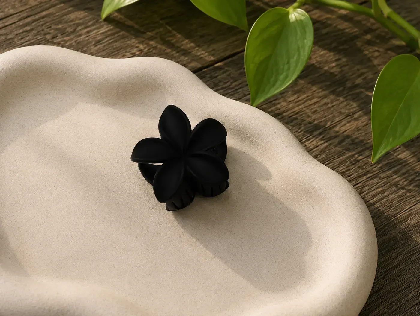 Mini Black flowery Hairclaw