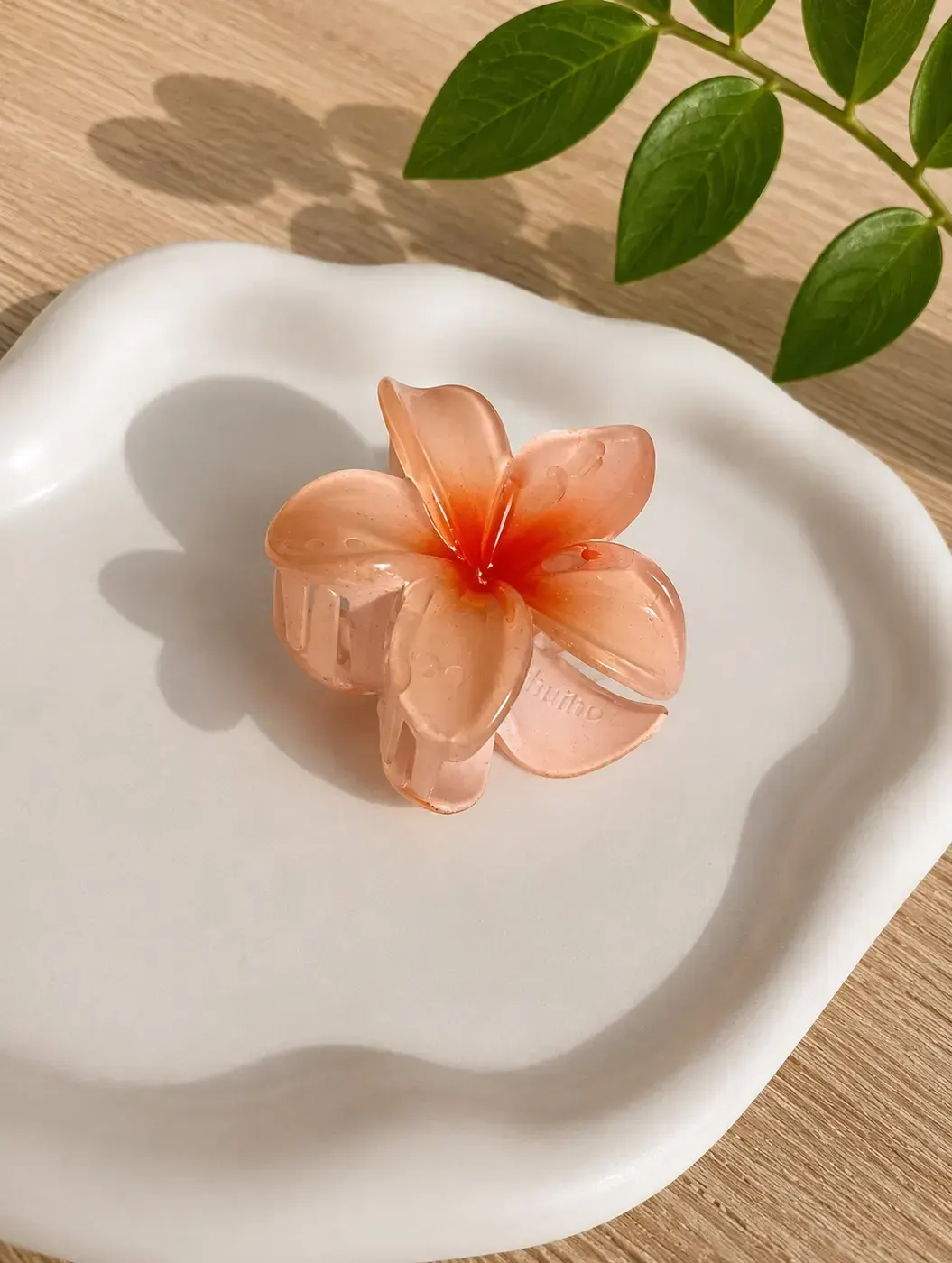 Peach flowery Hairclaw