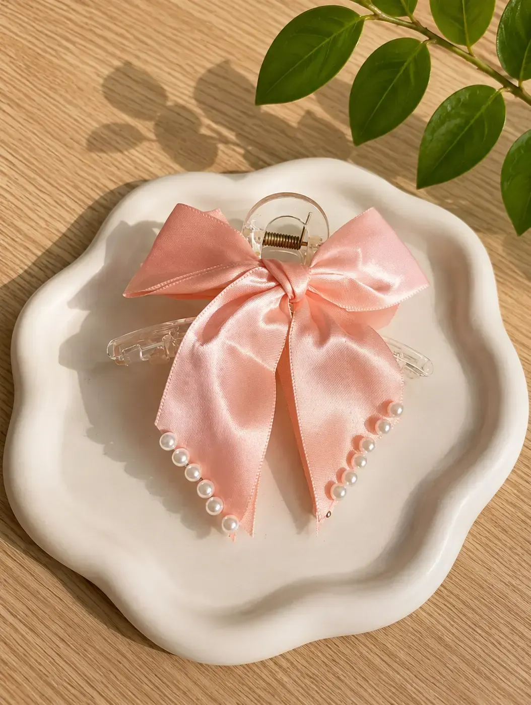Peach Bow shaped Hairclaw