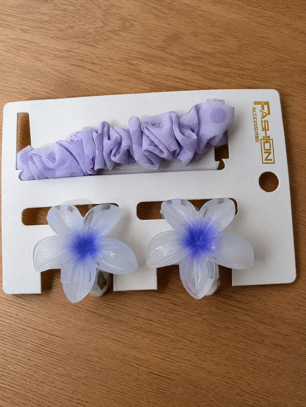 Blue Hairclaw with scrunchy set