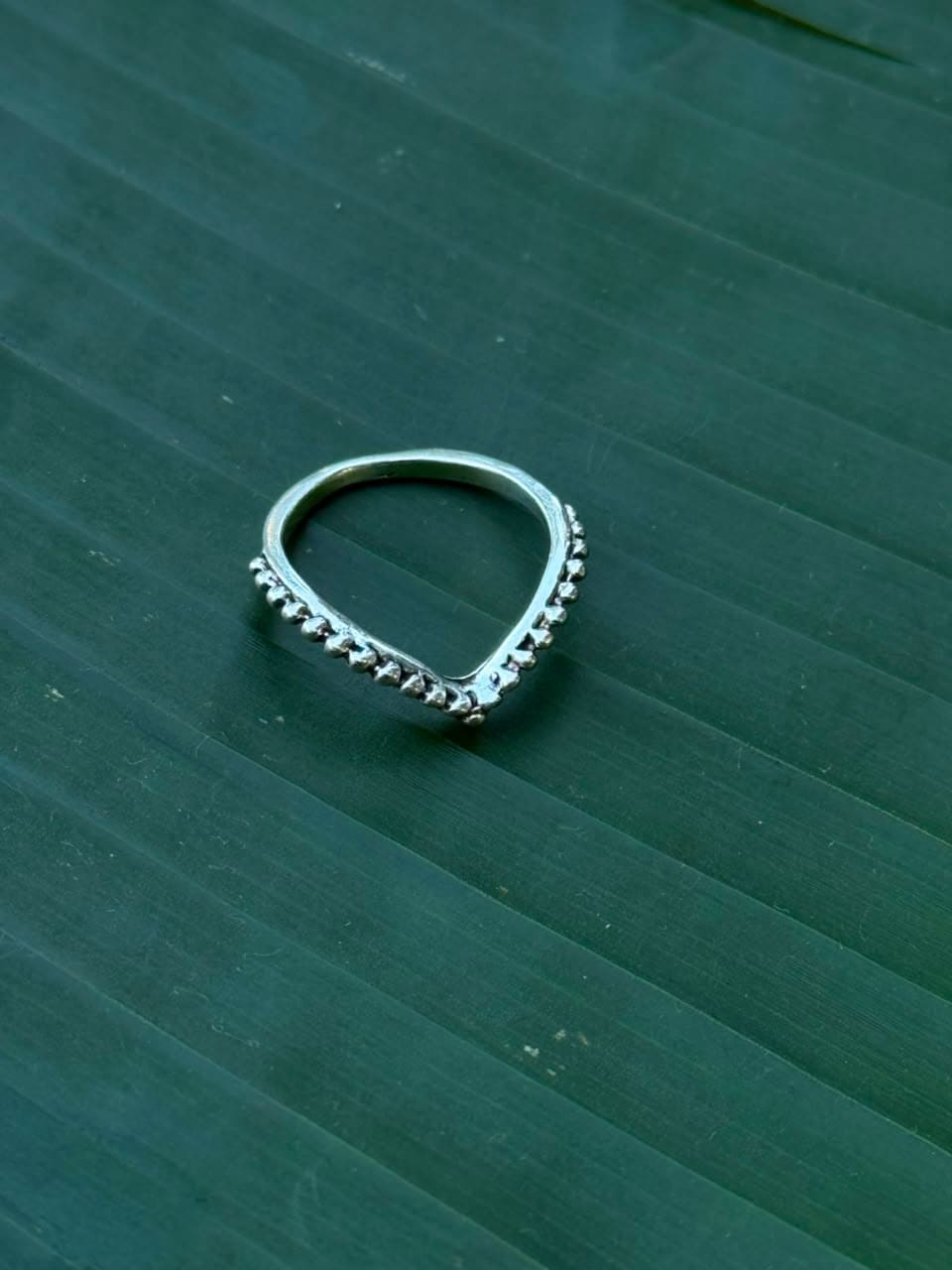 Vogue V Ring